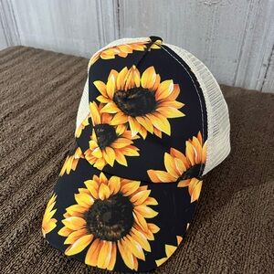Sunflower Print Trucker Hat with Coin Purse